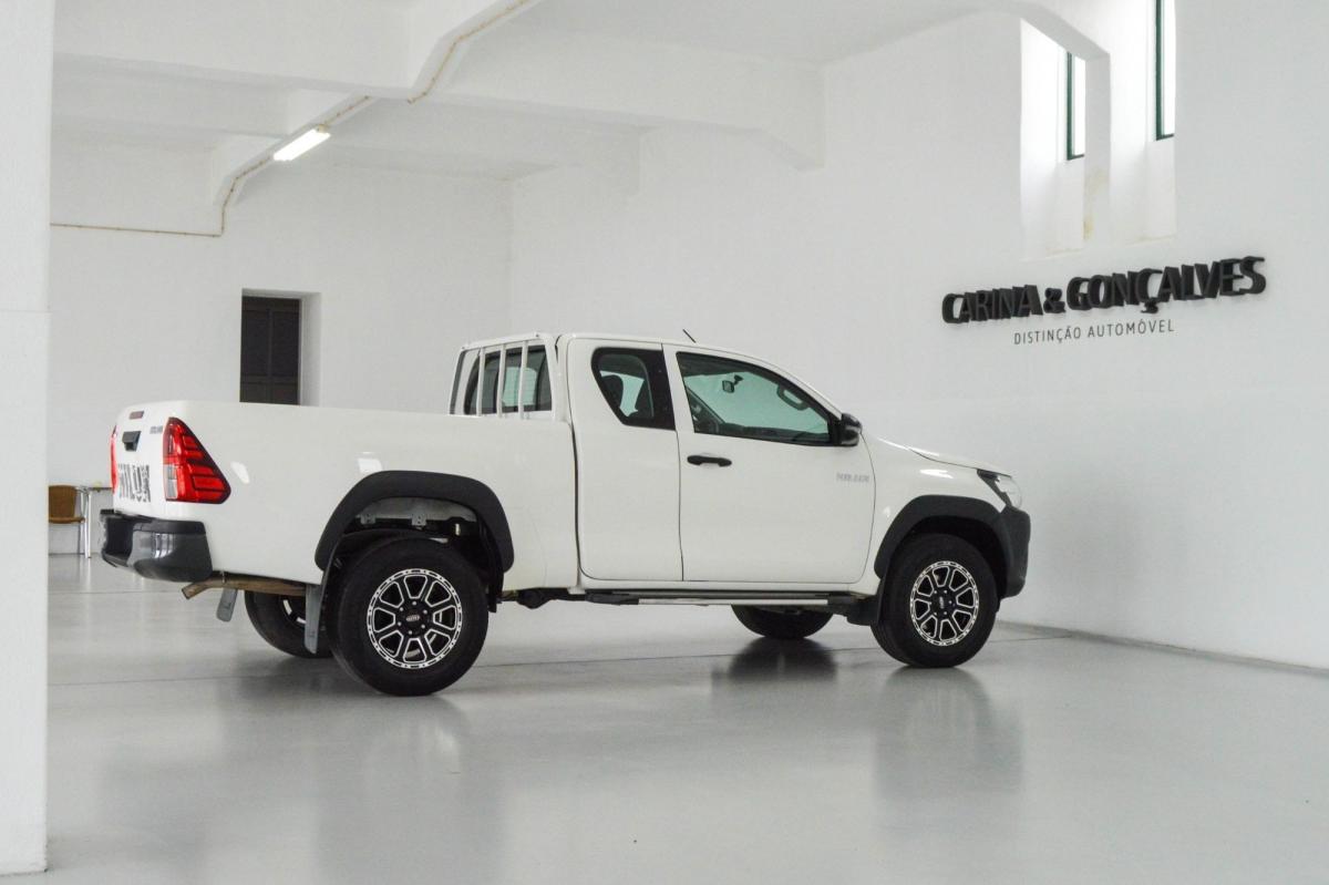 toyota-hilux-2020-diesel-2393cc