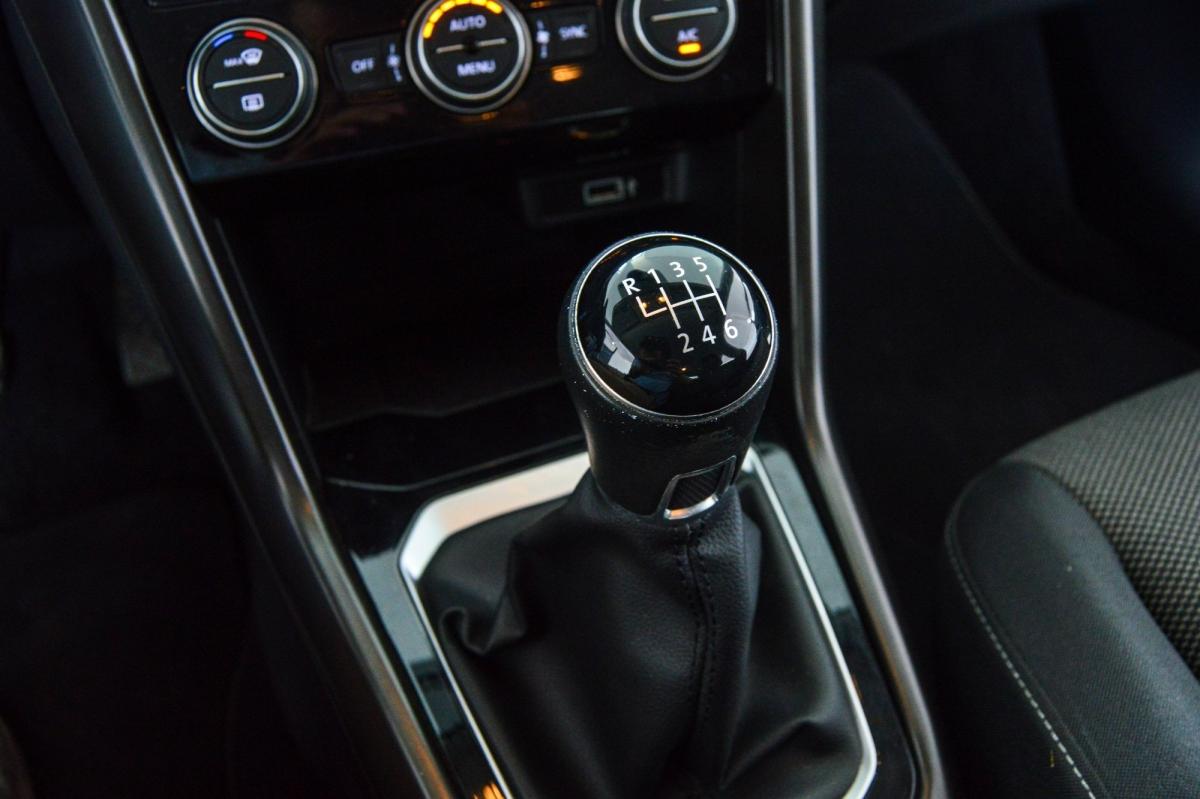 volkswagen-t-roc-2019-diesel-1598cc