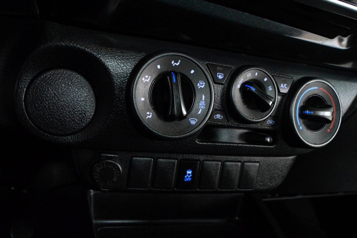 toyota-hilux-2020-diesel-2393cc