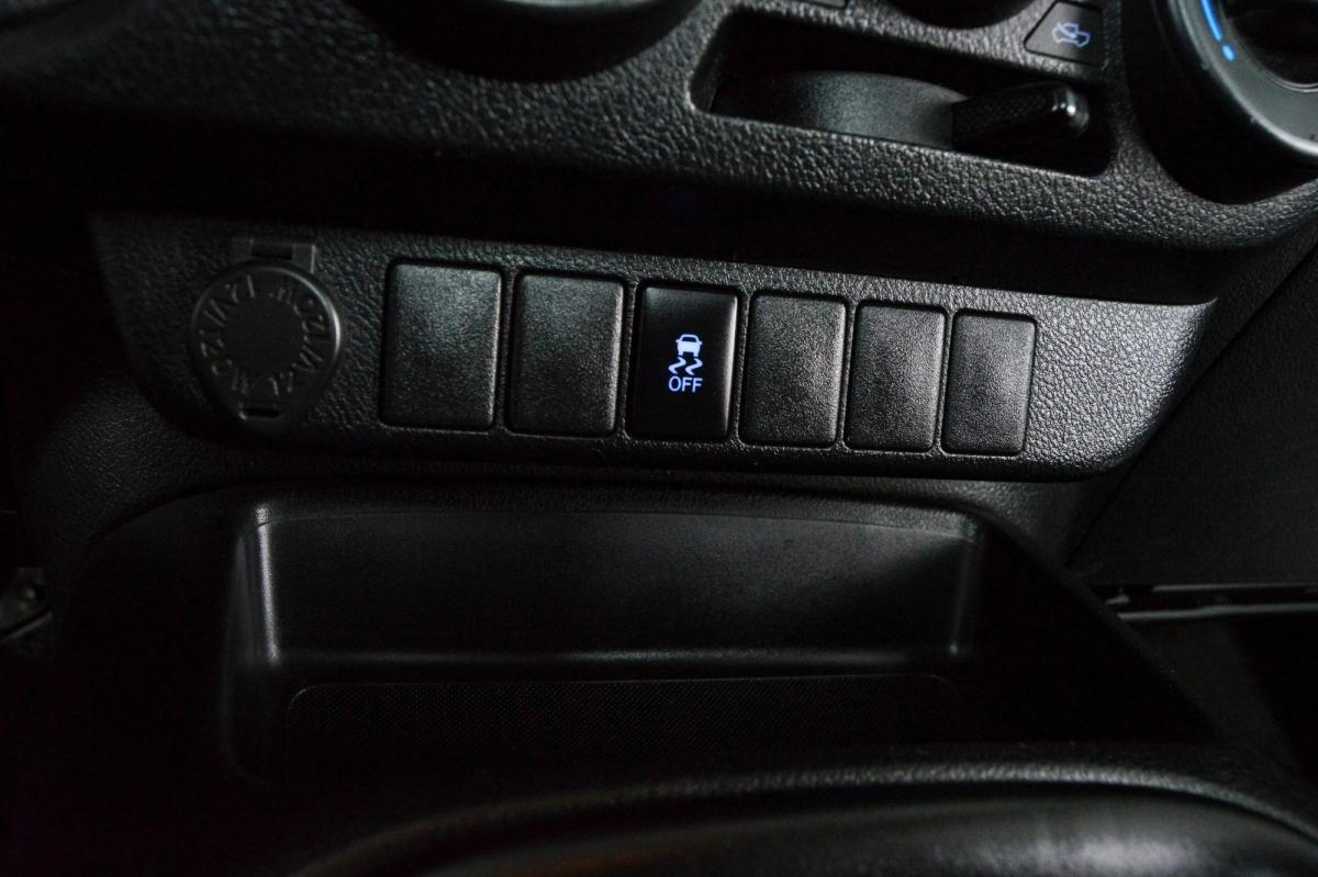 toyota-hilux-2020-diesel-2393cc