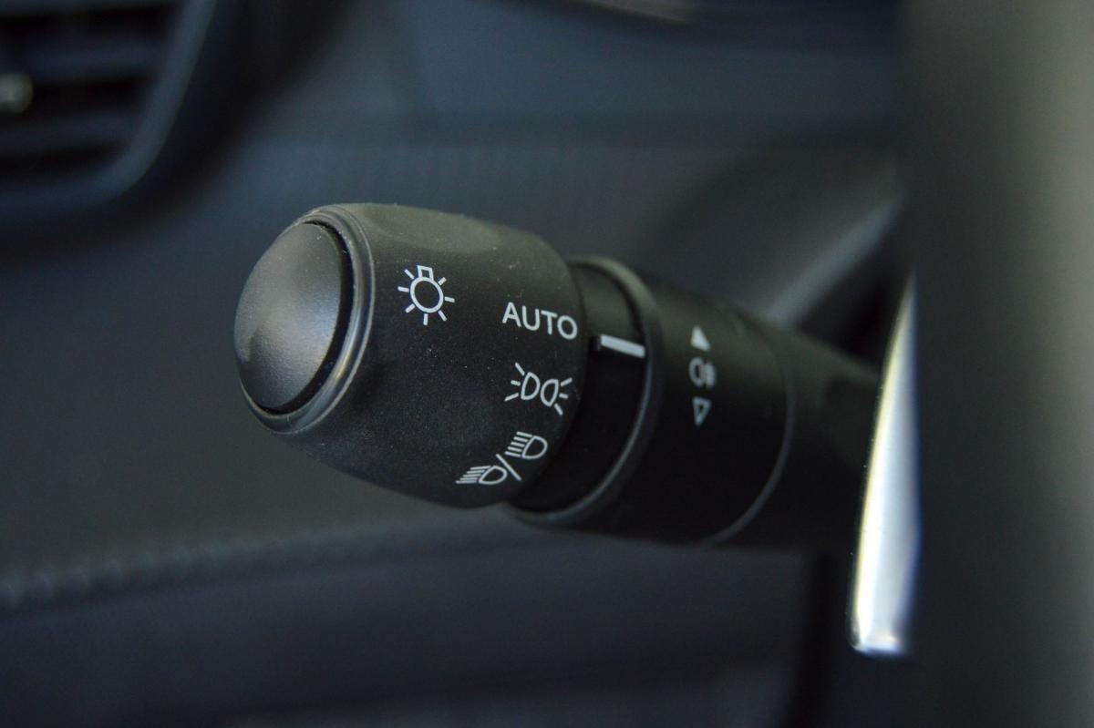 peugeot-208-2025-gasolina-1199cc