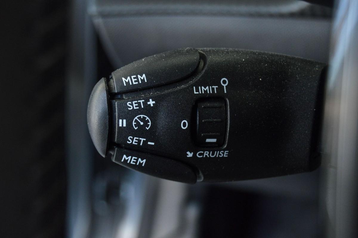 peugeot-208-2025-gasolina-1199cc