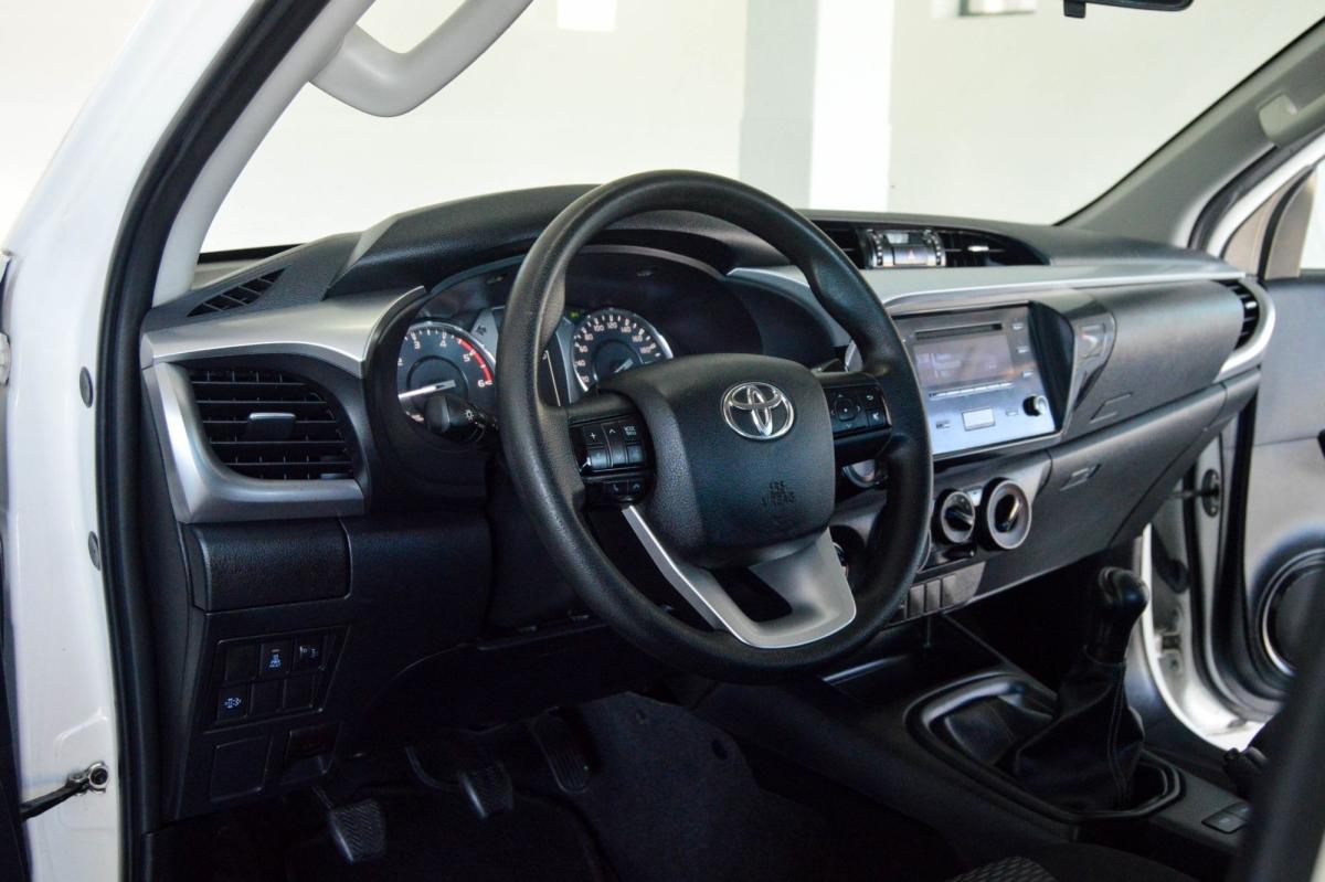 toyota-hilux-2023-diesel-2393cc