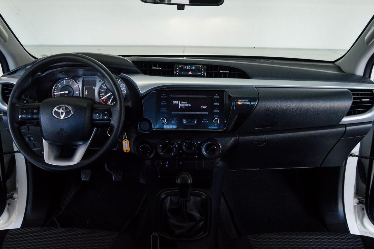 toyota-hilux-2023-diesel-2393cc