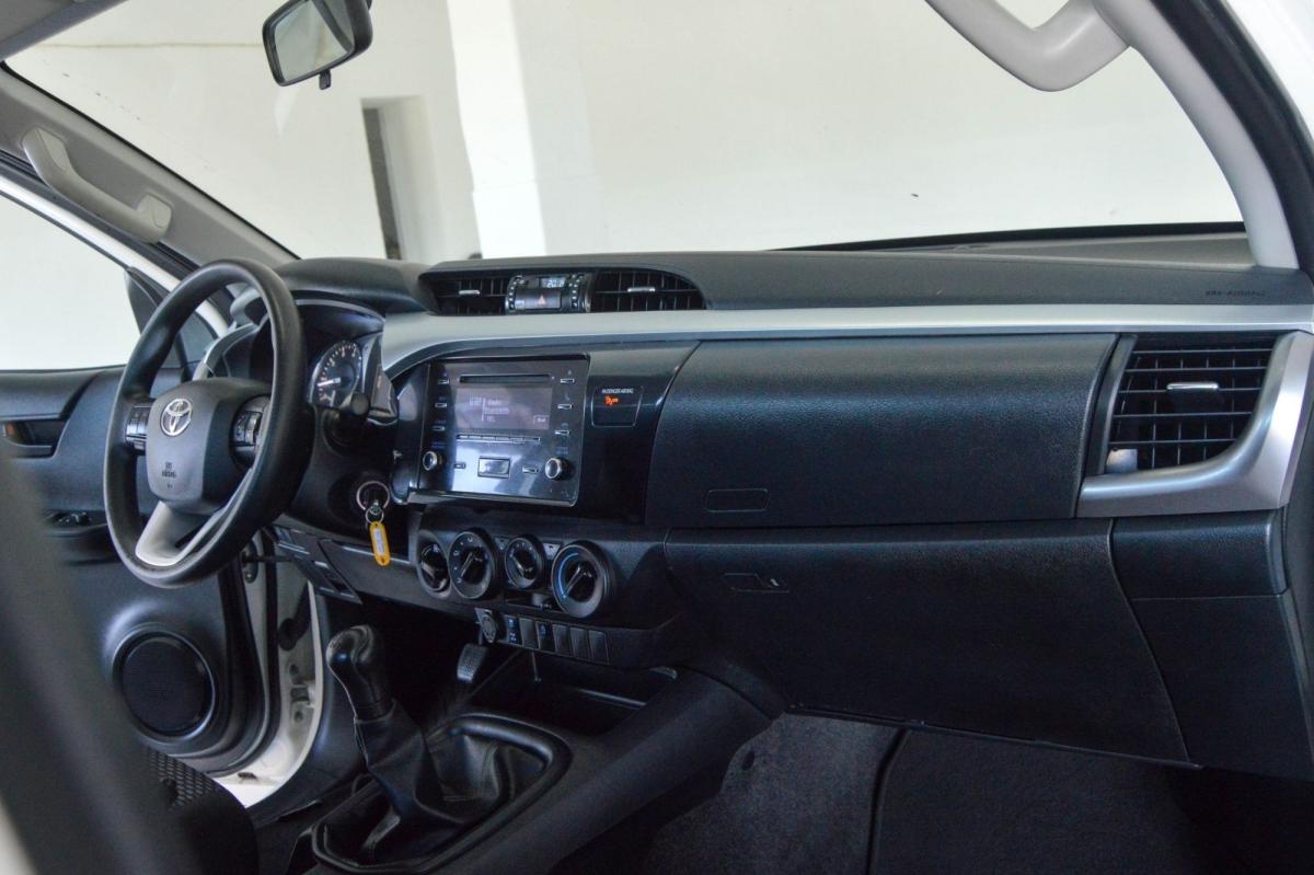 toyota-hilux-2023-diesel-2393cc