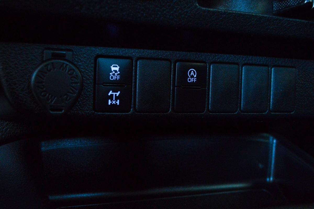 toyota-hilux-2023-diesel-2393cc