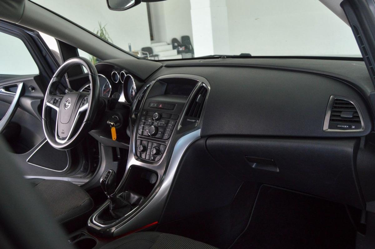 opel-astra-sport-tourer-2010-diesel-1686cc