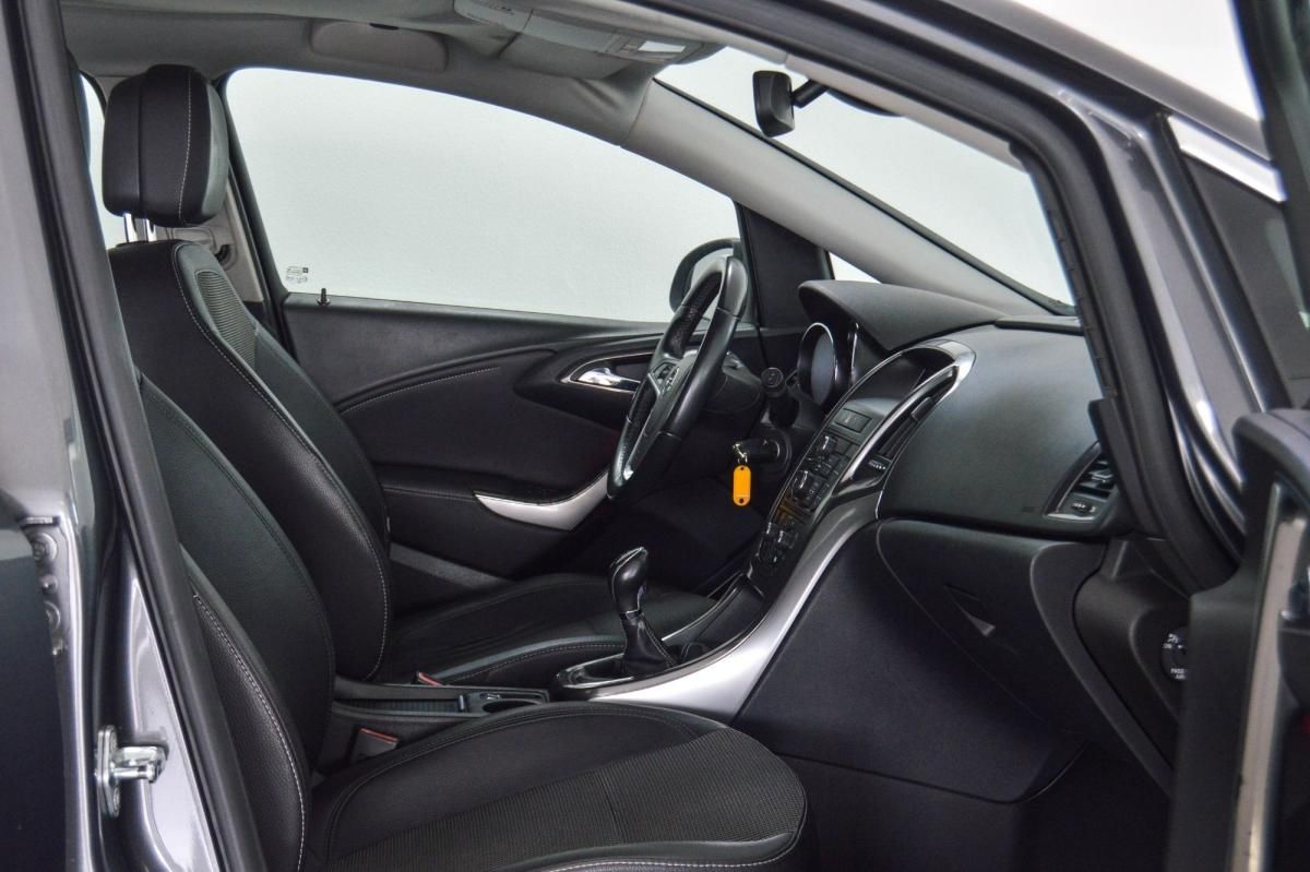 opel-astra-sport-tourer-2010-diesel-1686cc