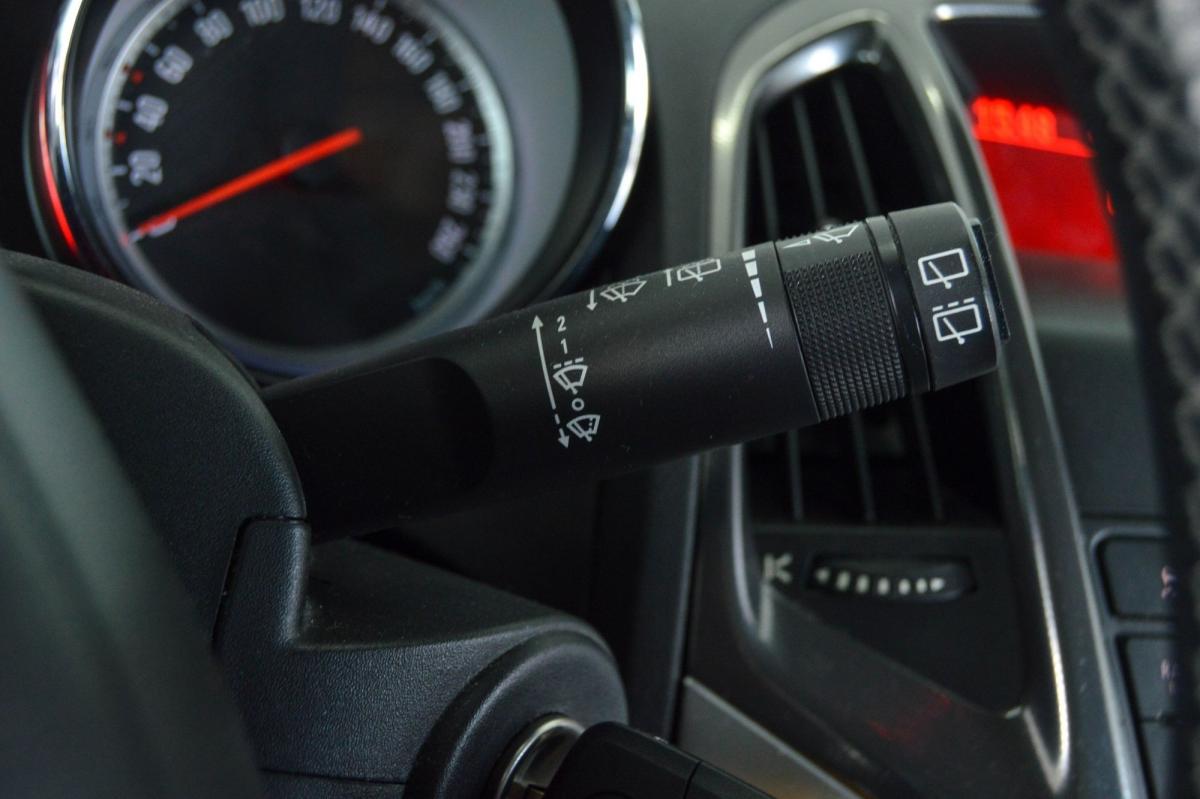 opel-astra-sport-tourer-2010-diesel-1686cc
