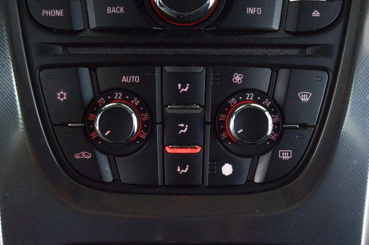 opel-astra-sport-tourer-2010-diesel-1686cc