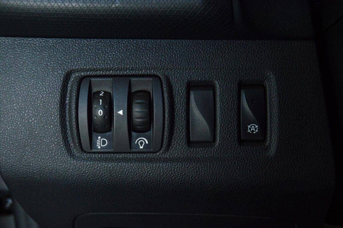 renault-clio-sport-tourer-2016-diesel-1461cc