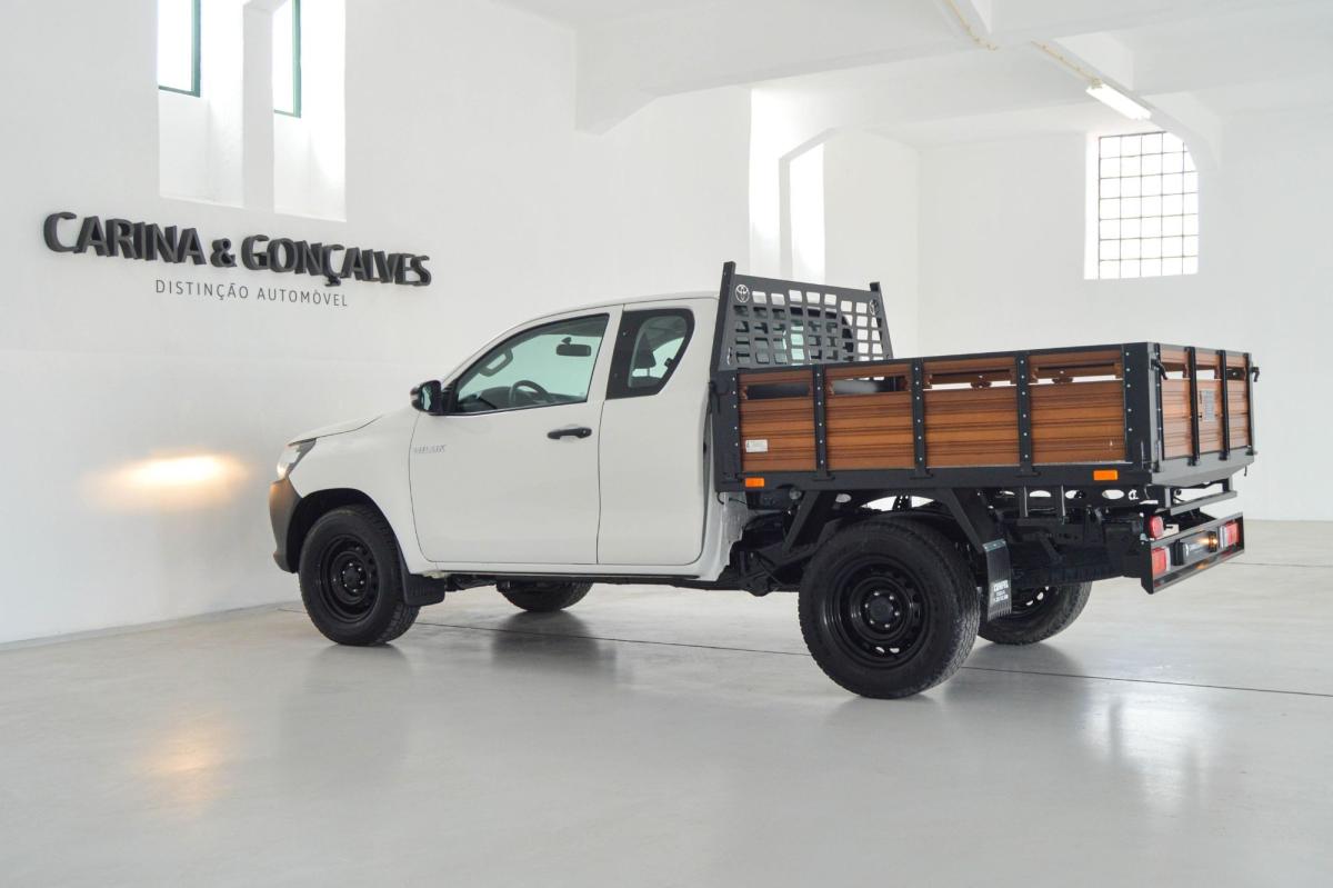 toyota-hilux-2018-diesel-2393cc