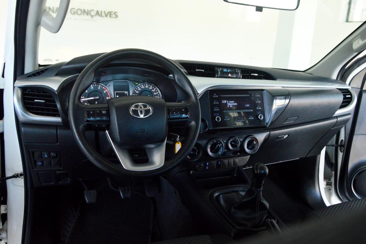 toyota-hilux-2023-diesel-2393cc