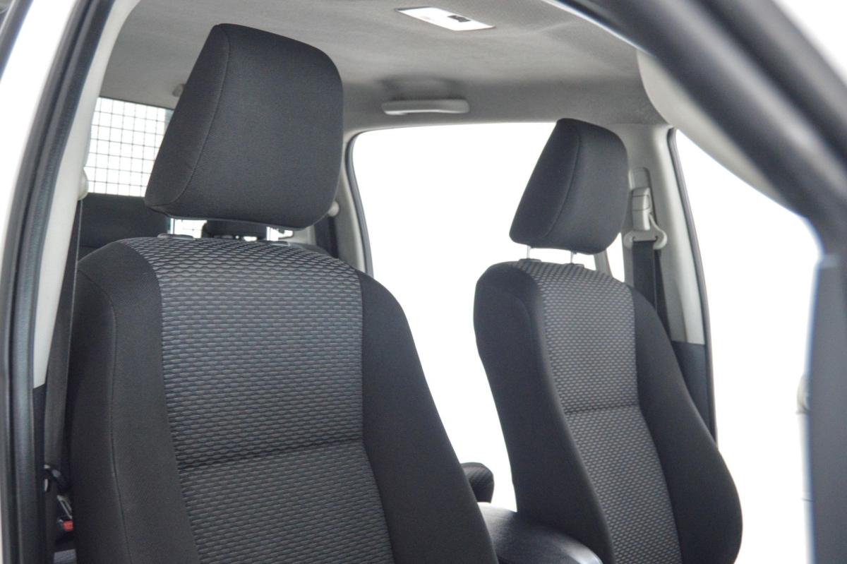 toyota-hilux-2023-diesel-2393cc
