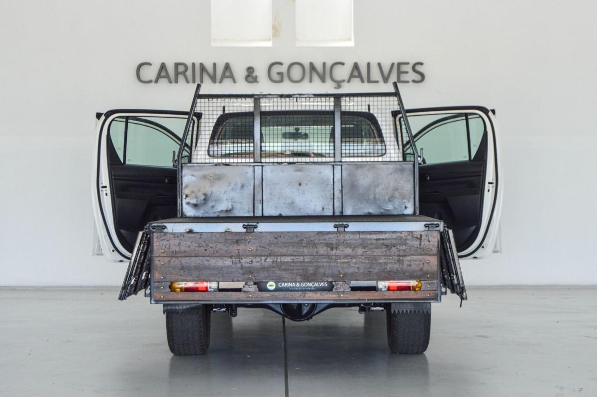 toyota-hilux-2023-diesel-2393cc
