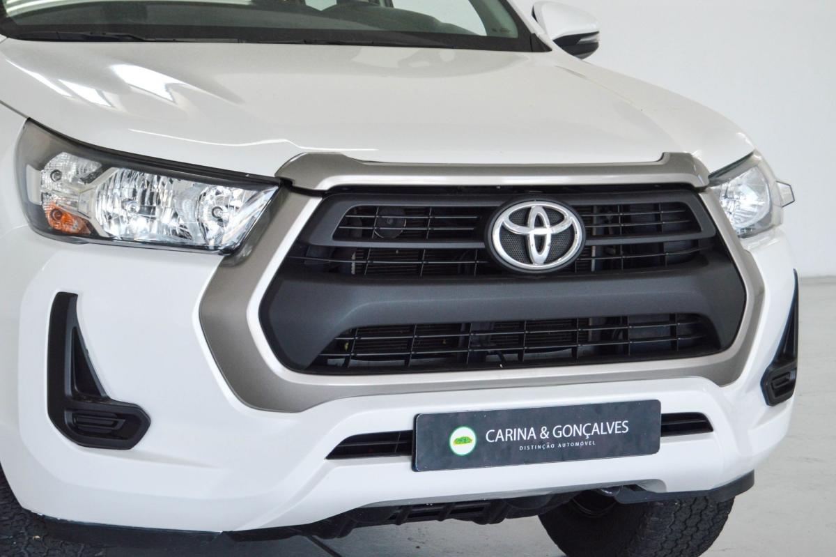toyota-hilux-2023-diesel-2393cc