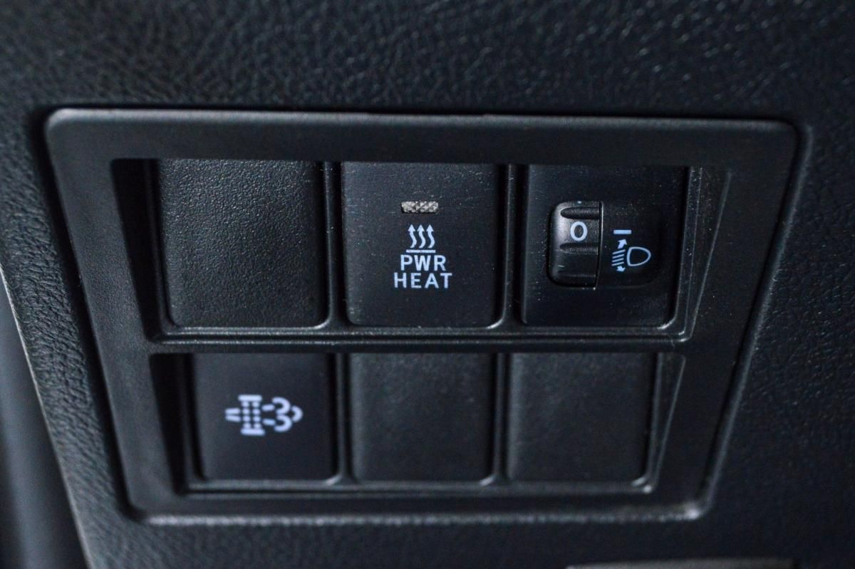 toyota-hilux-2023-diesel-2393cc