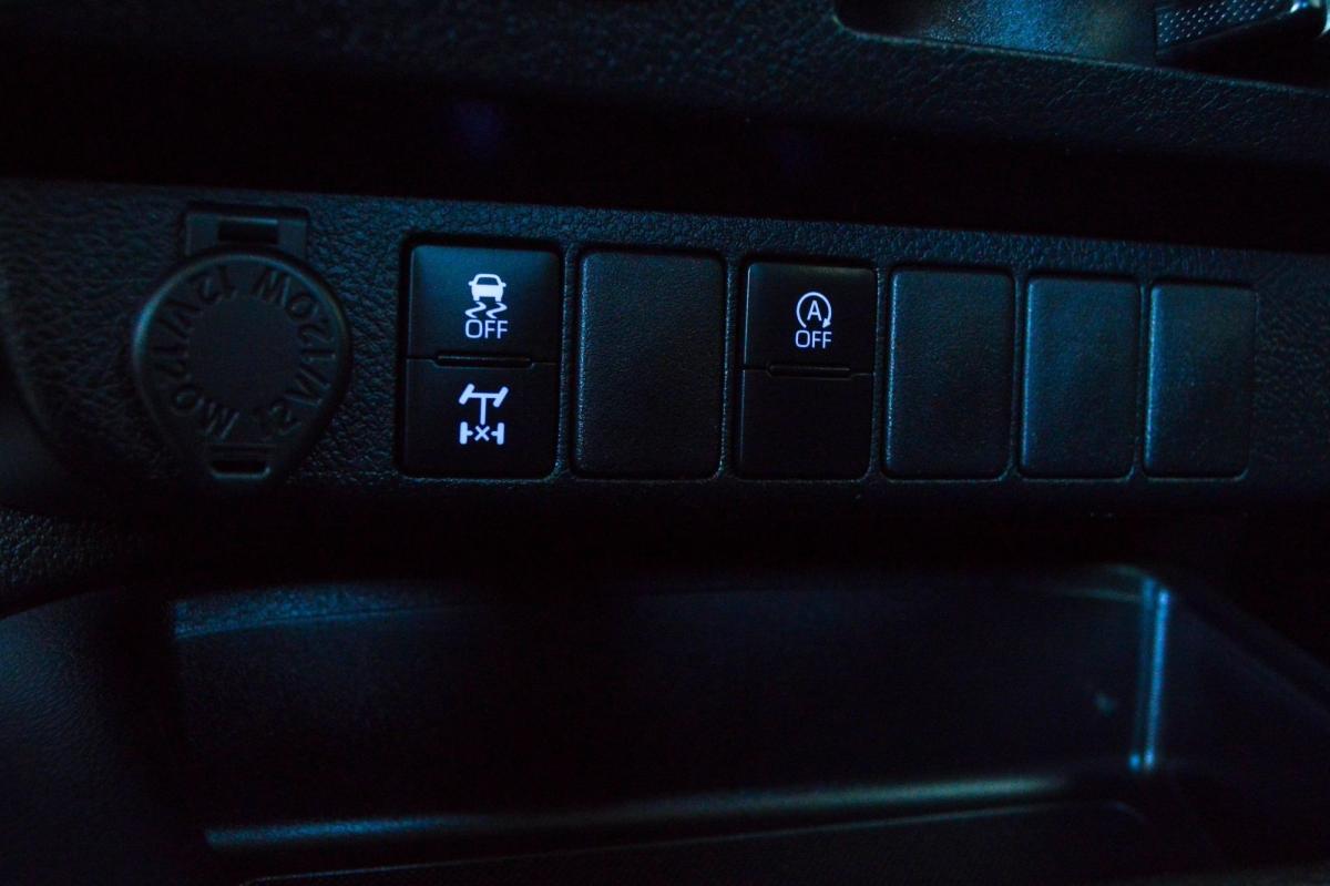 toyota-hilux-2023-diesel-2393cc