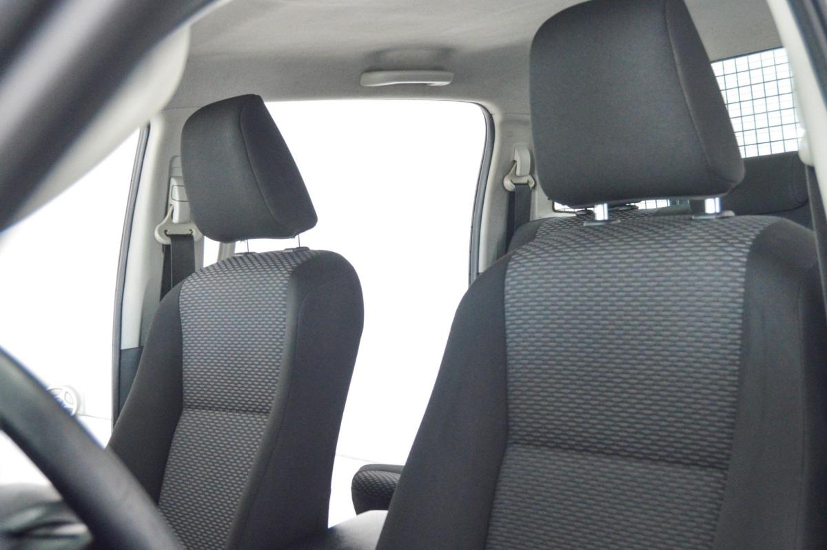 toyota-hilux-2023-diesel-2393cc