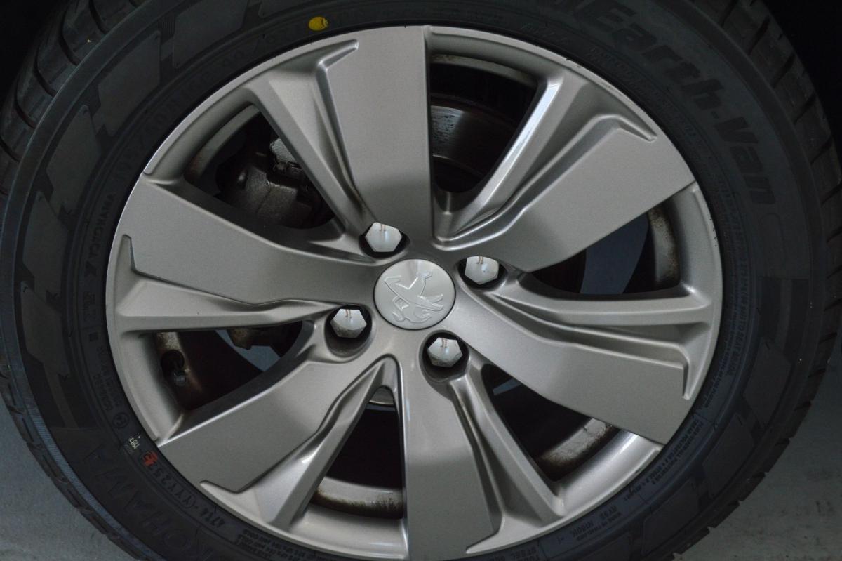 peugeot-2008-2018-diesel-1560cc