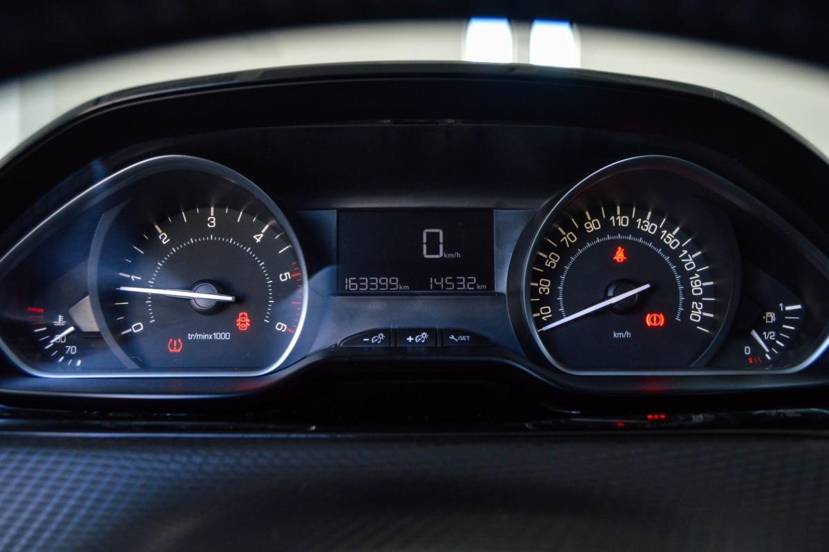 peugeot-2008-2018-diesel-1560cc