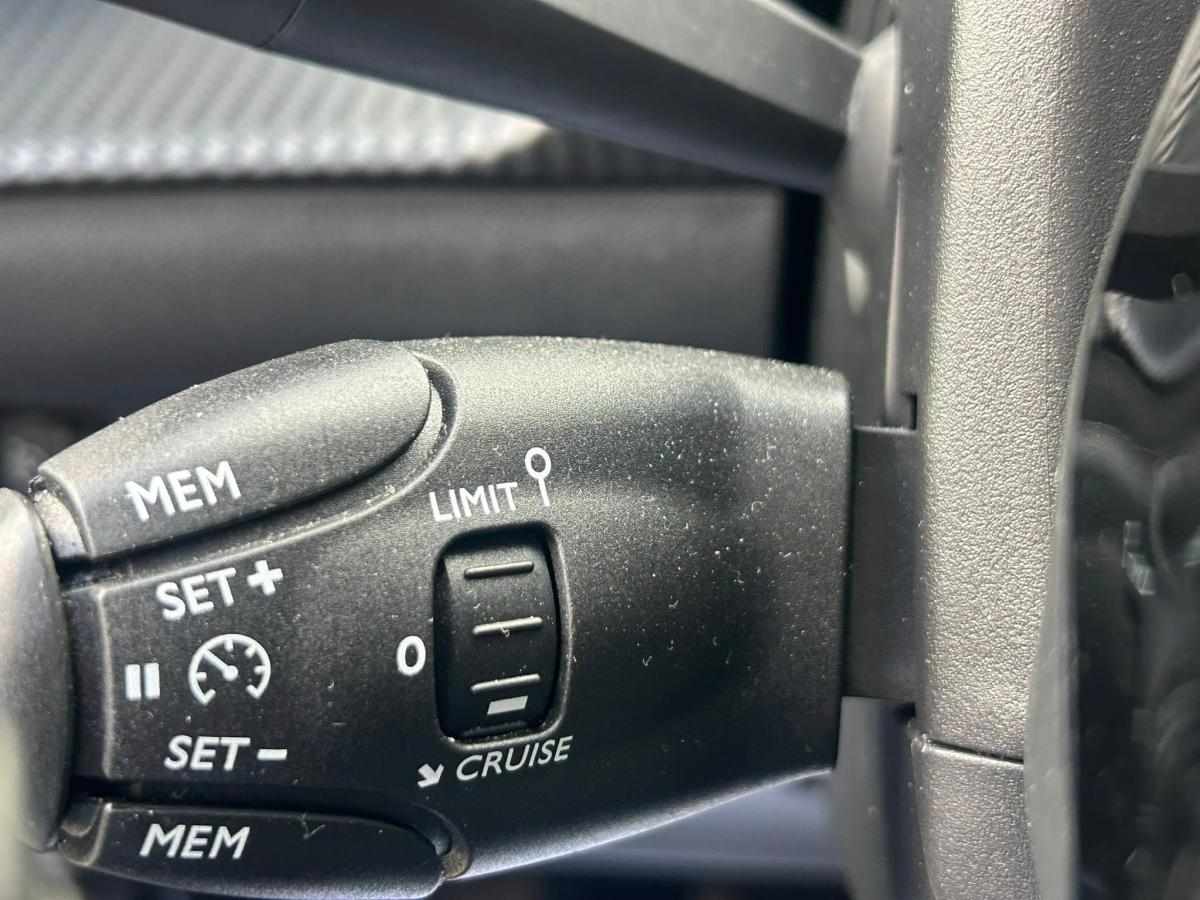 peugeot-e-2008-allure-ev-50kwh-2022-eletrico