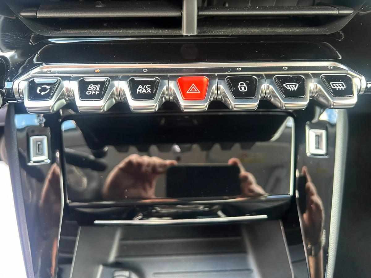 peugeot-e-2008-allure-ev-50kwh-2022-eletrico