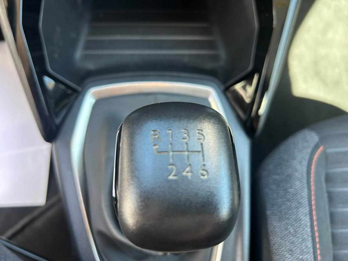 peugeot-208-1-2-puretech-2022-gasolina-1199cc