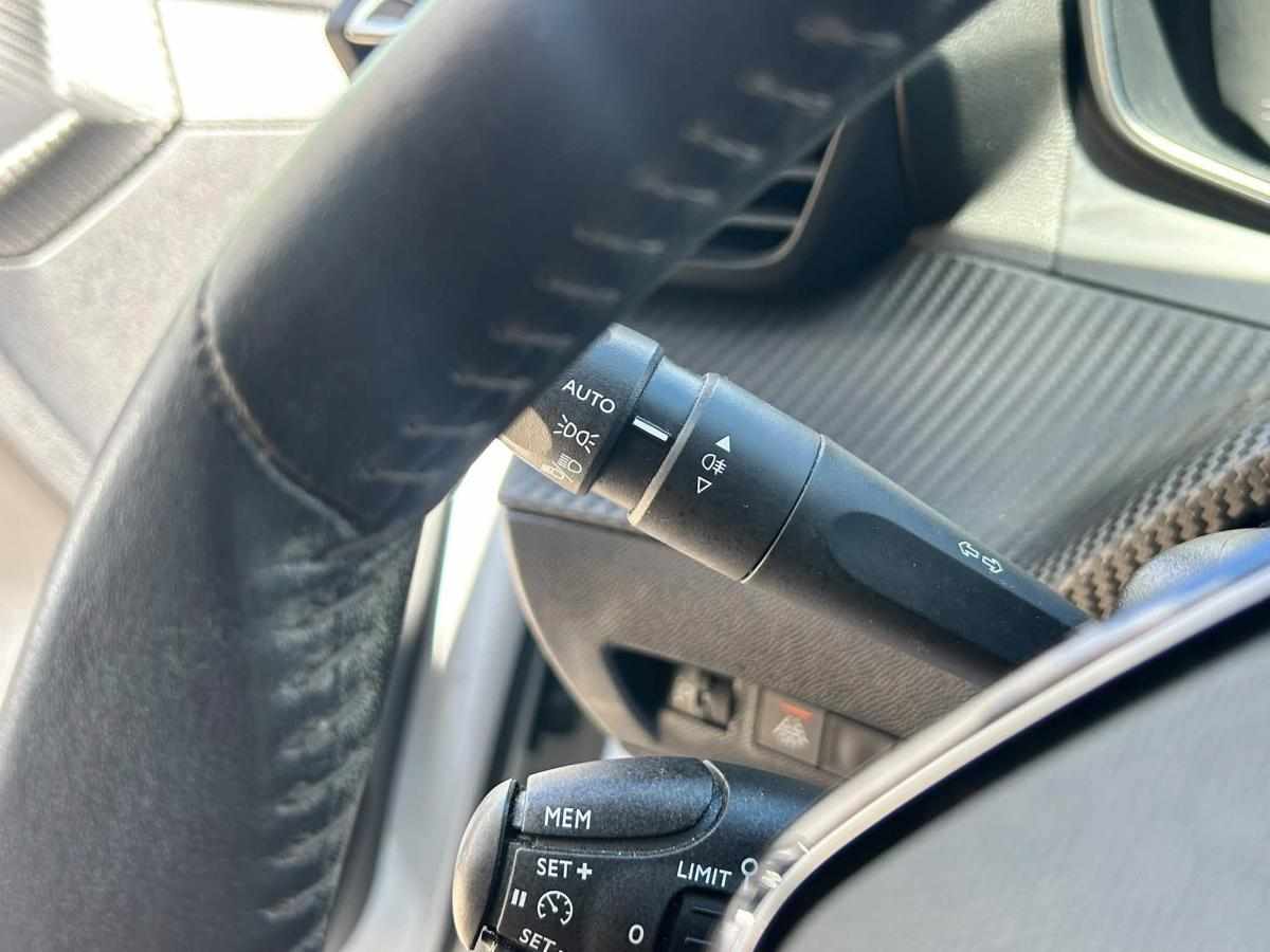 peugeot-208-1-2-puretech-2022-gasolina-1199cc