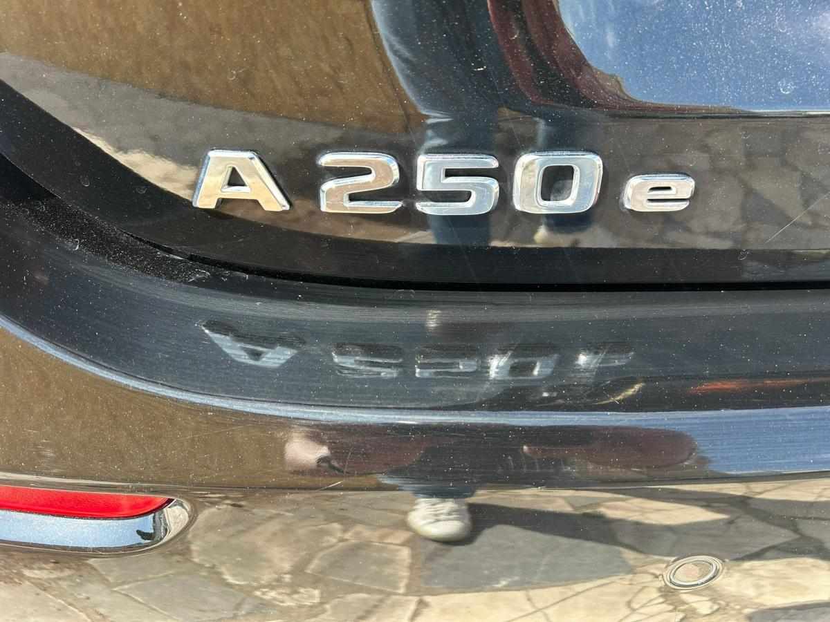 mercedes-benz-classe-a-a-250-e-2021-gasolina-1332cc