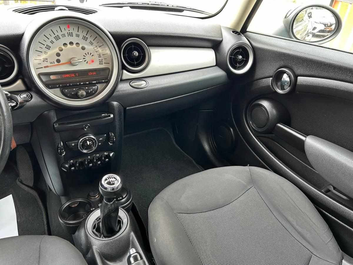 mini-hatch-one-d-2011-diesel-1598cc