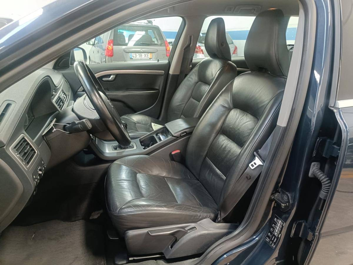 volvo-v70-2010-diesel-1560cc