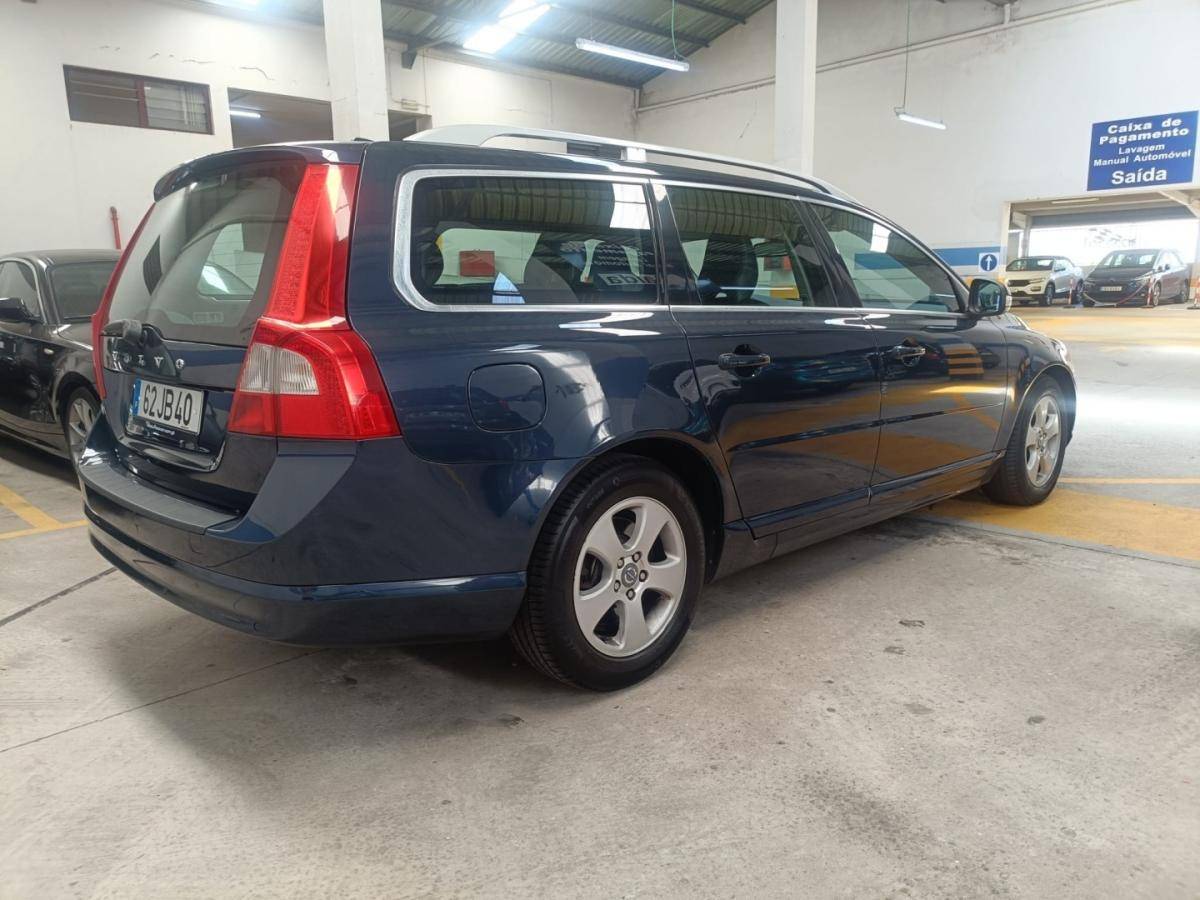volvo-v70-2010-diesel-1560cc