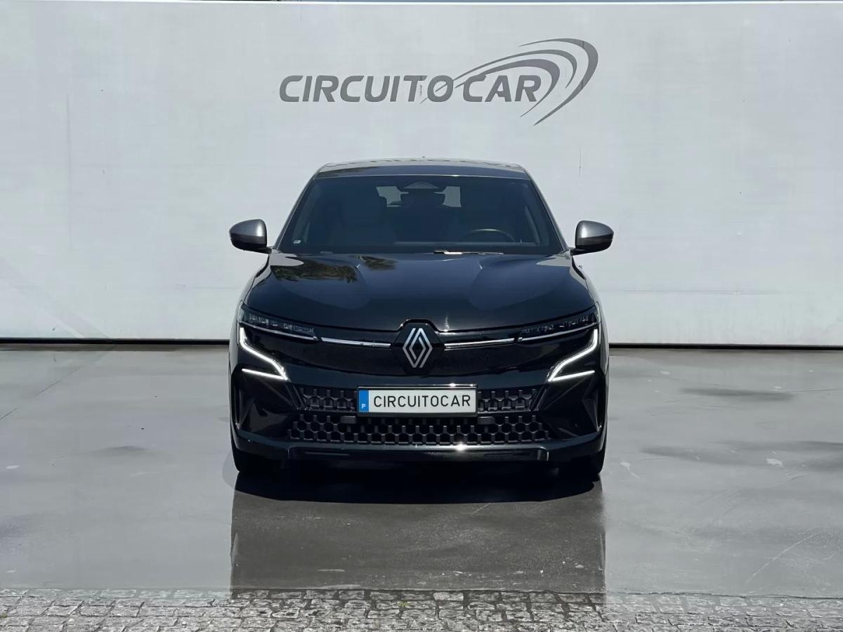 renault-megane-e-tech-2023-eletrico-200cc