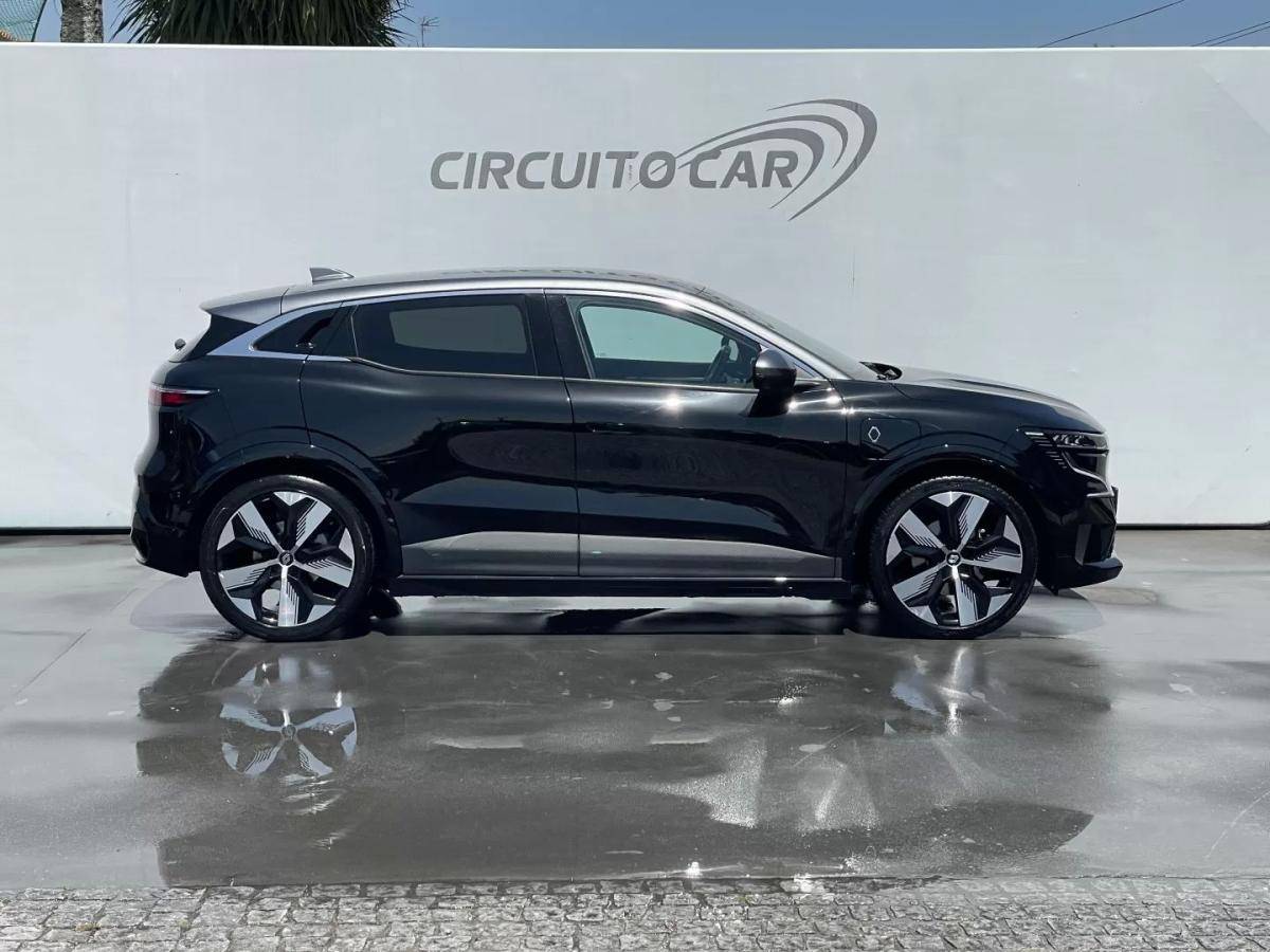 renault-megane-e-tech-2023-eletrico-200cc