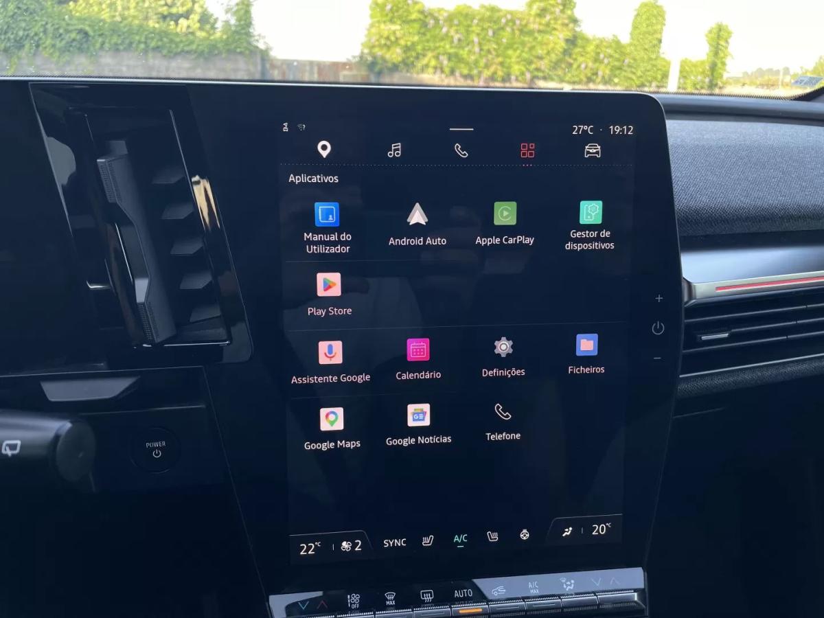 renault-megane-e-tech-2023-eletrico-200cc