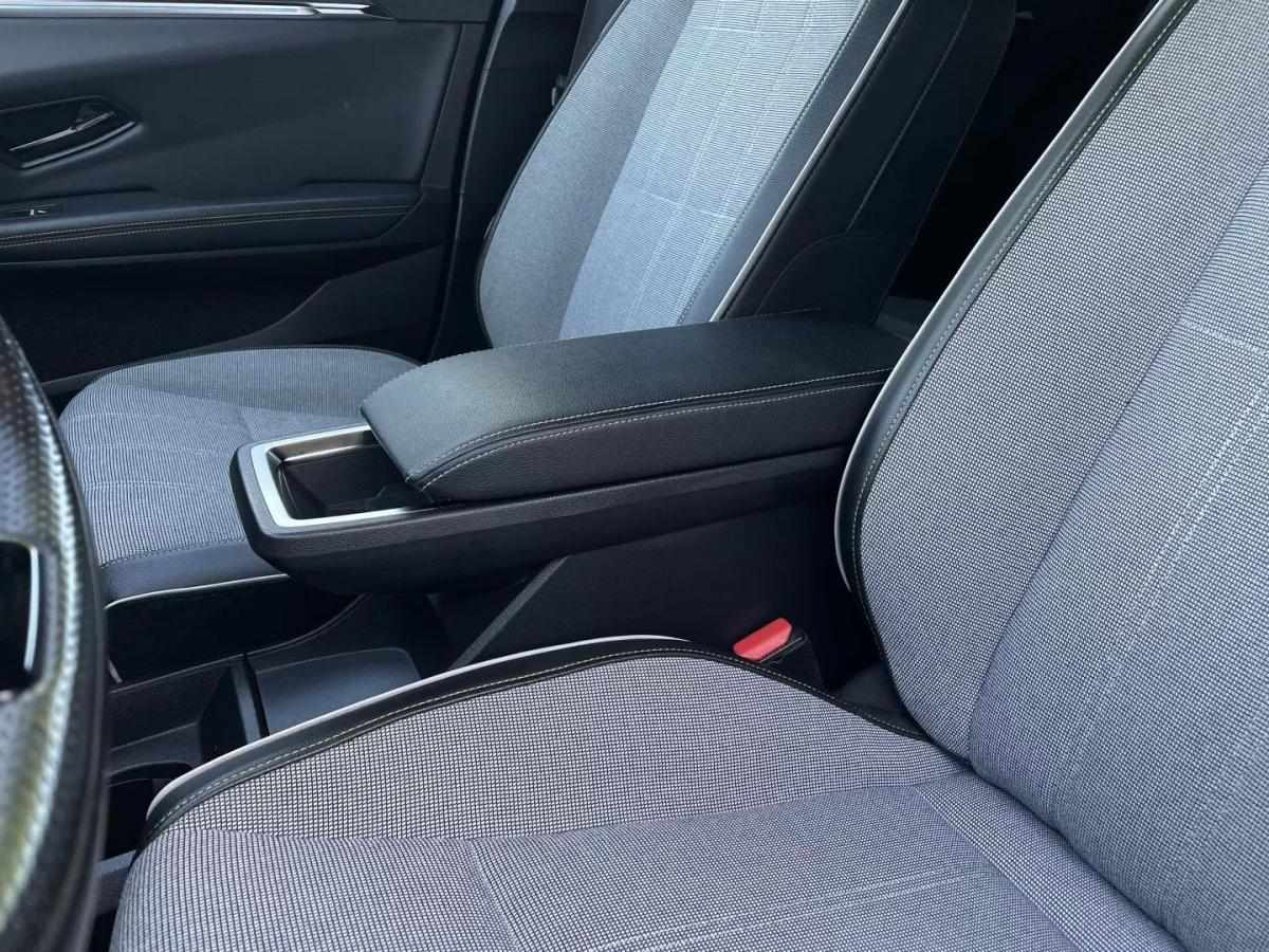 renault-megane-e-tech-2023-eletrico-200cc