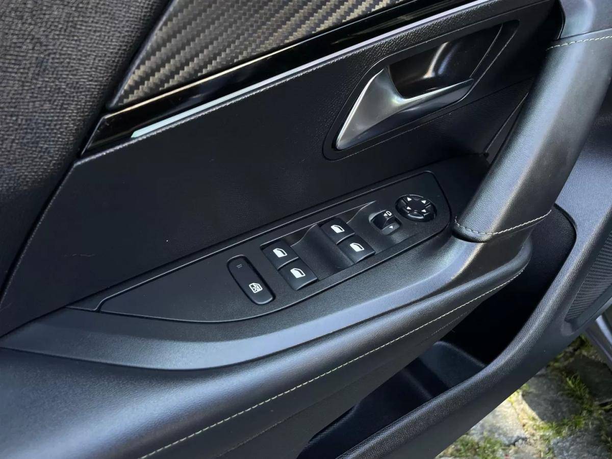 peugeot-2008-2022-gasolina-1199cc