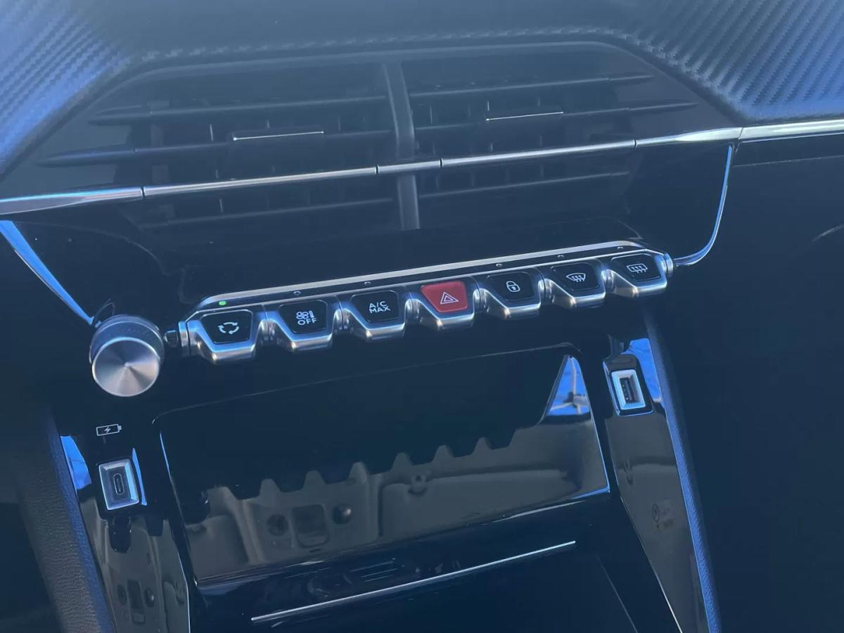 peugeot-e-208-2022-eletrico-200cc