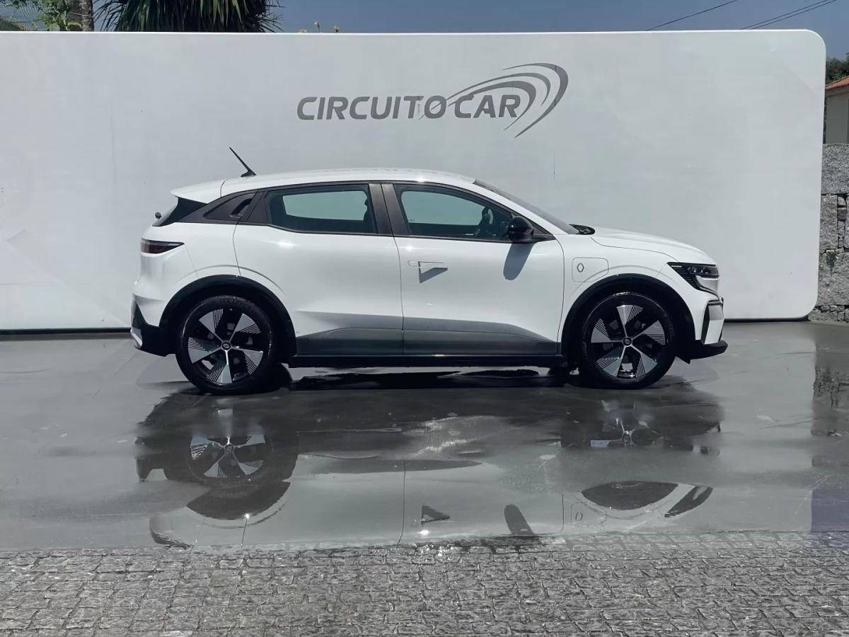 renault-megane-e-tech-2022-eletrico-200cc