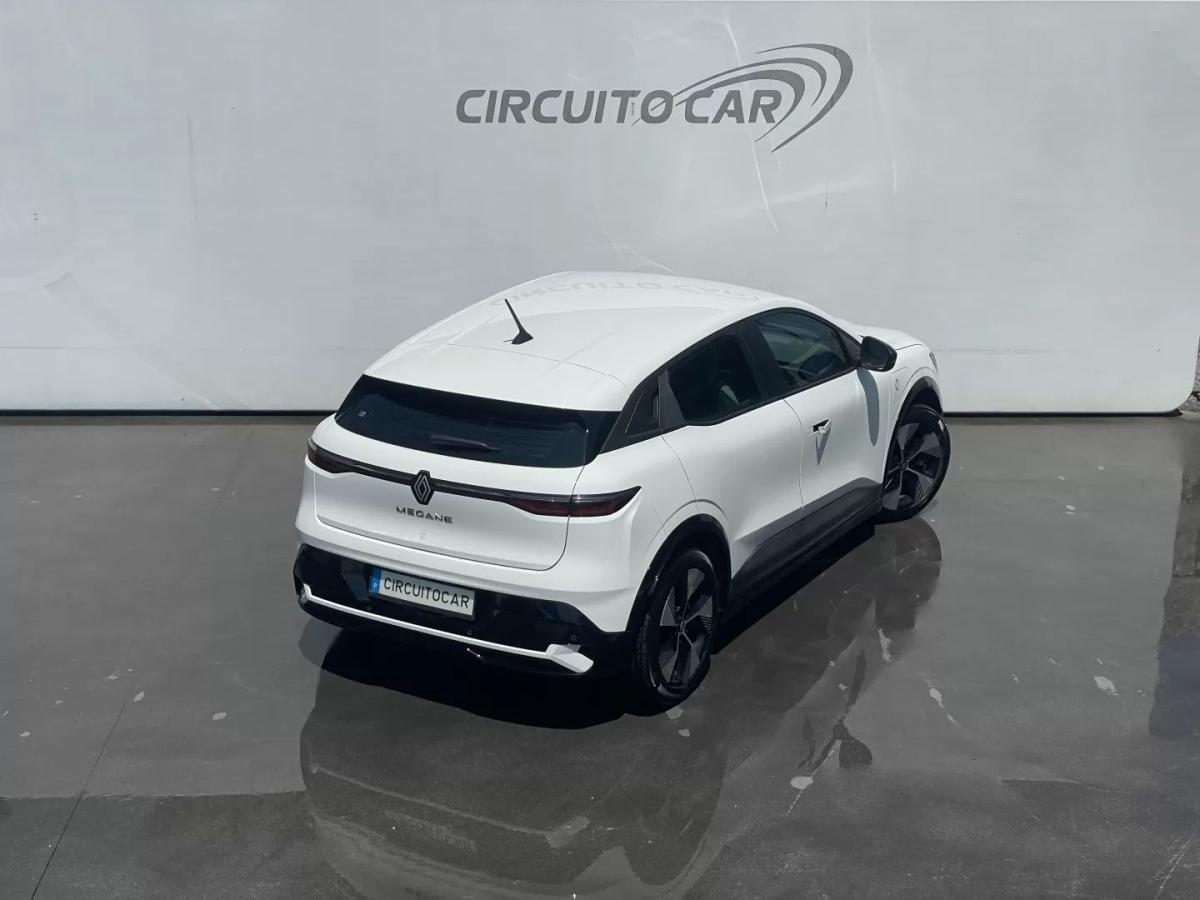 renault-megane-e-tech-2022-eletrico-200cc