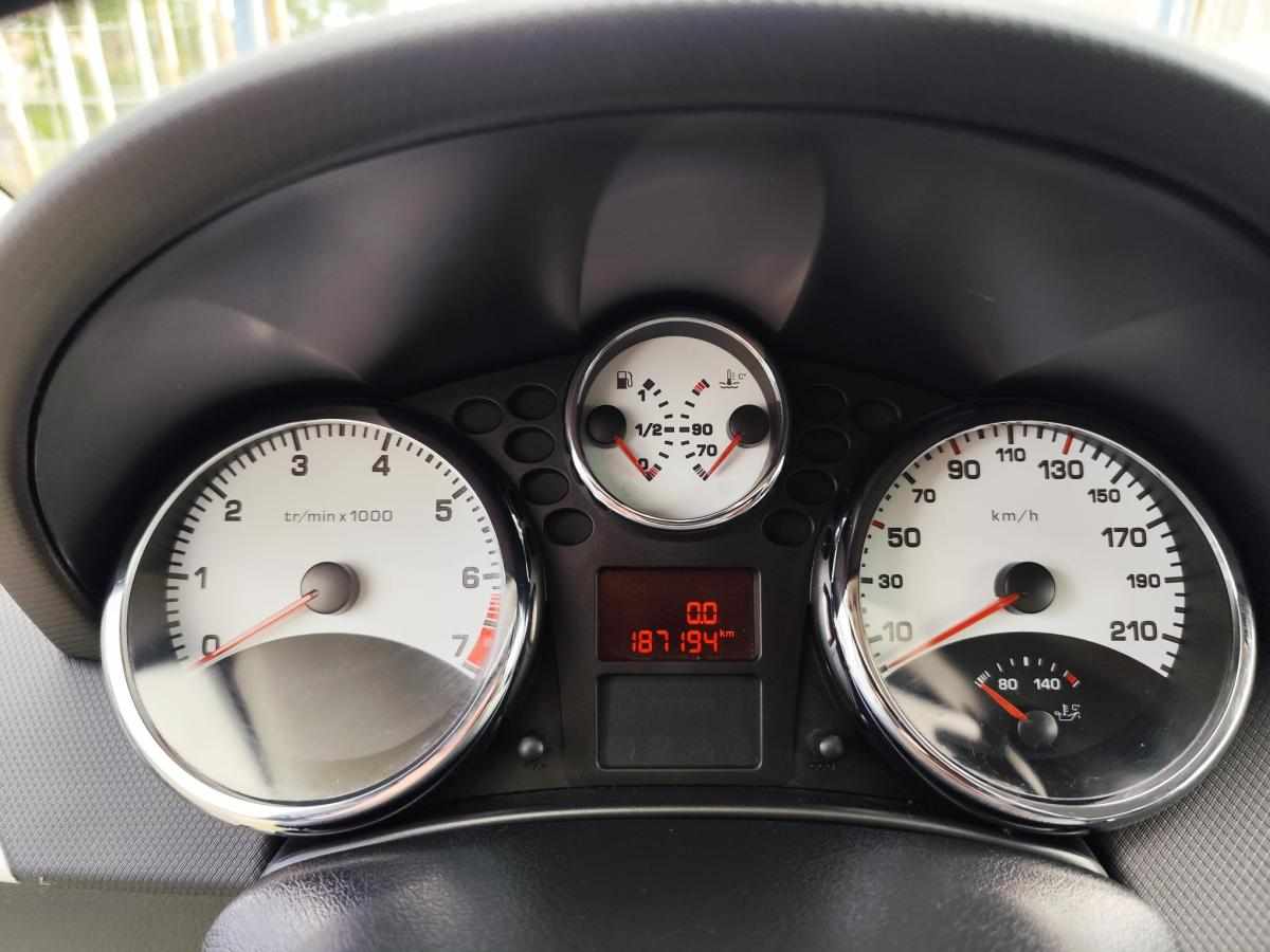 peugeot-207-1-4-2006-gasolina-1360cc