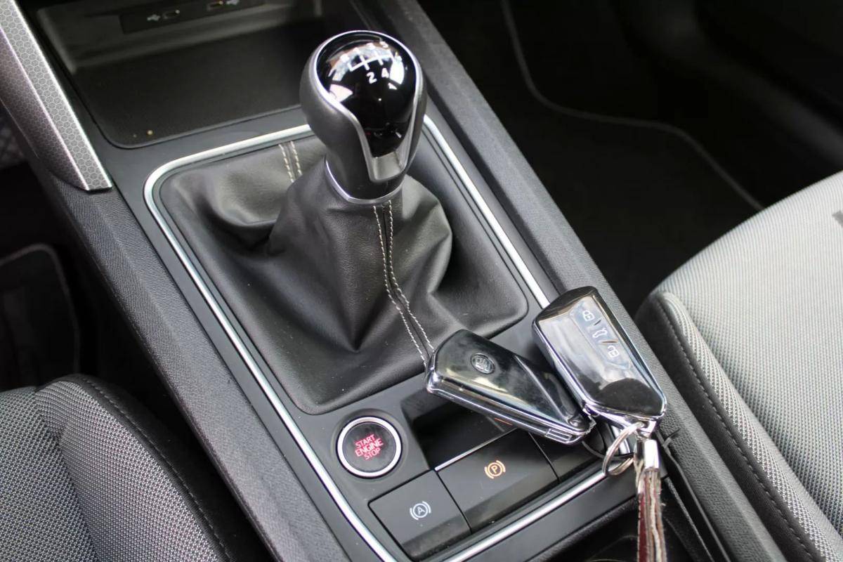 seat-leon-2022-diesel-1968cc