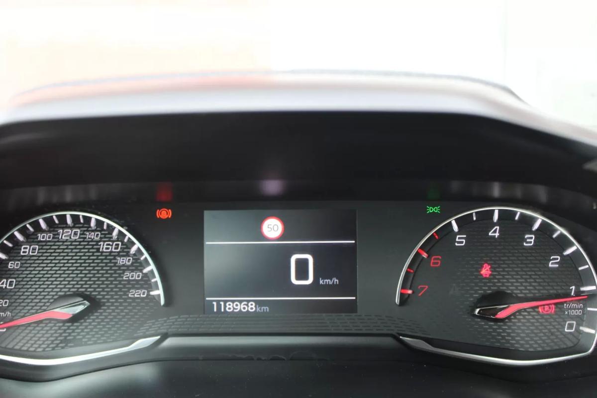 peugeot-208-2021-diesel-1499cc