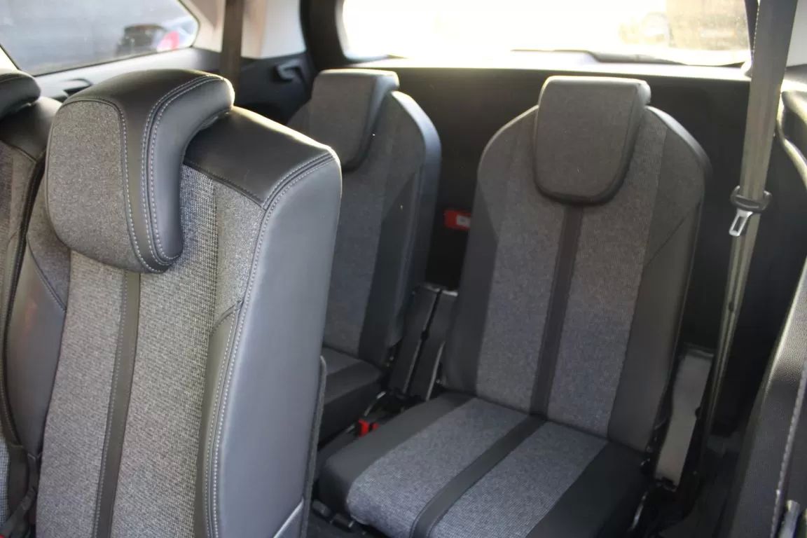 peugeot-5008-2018-diesel-1499cc