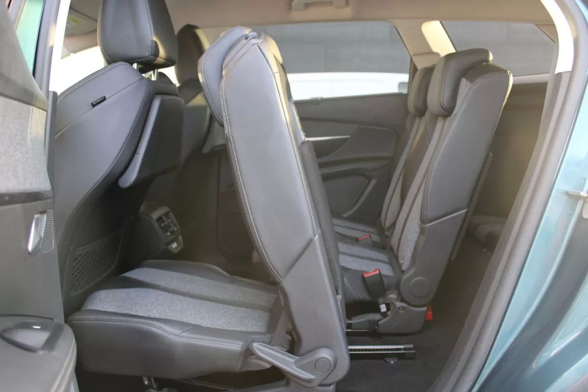 peugeot-5008-2018-diesel-1499cc