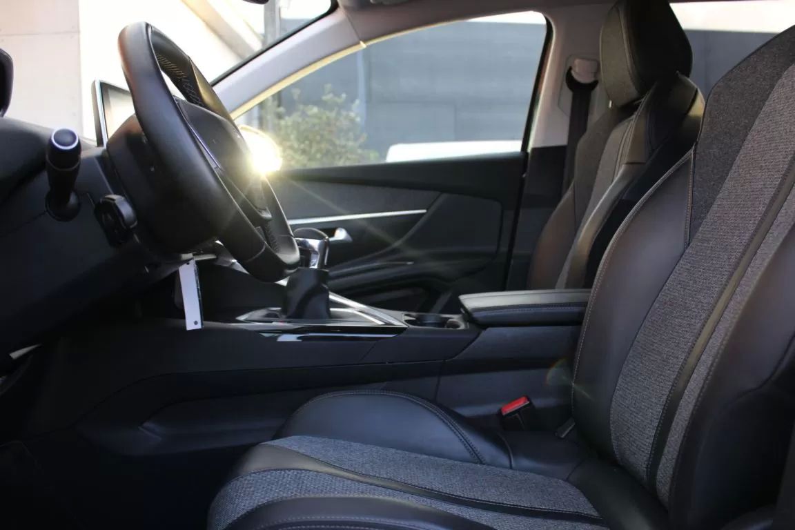 peugeot-5008-2018-diesel-1499cc