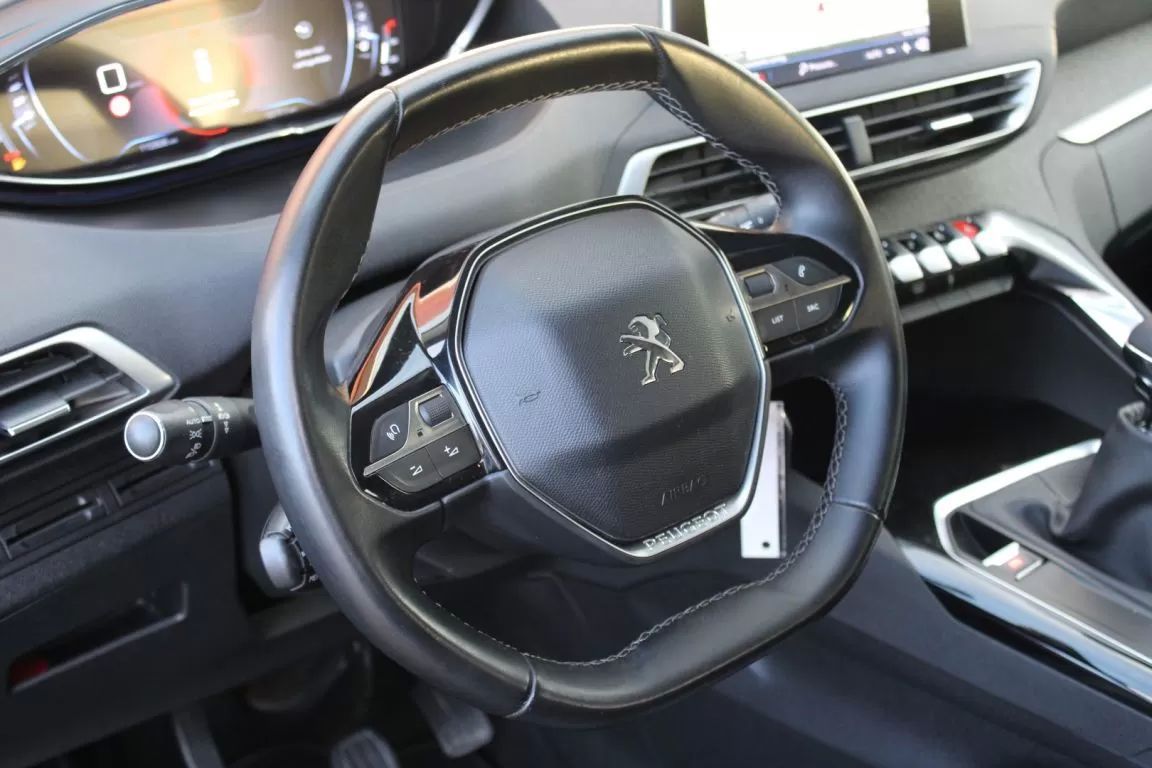 peugeot-5008-2018-diesel-1499cc