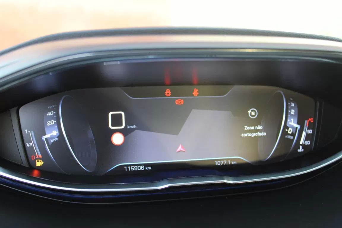 peugeot-5008-2018-diesel-1499cc