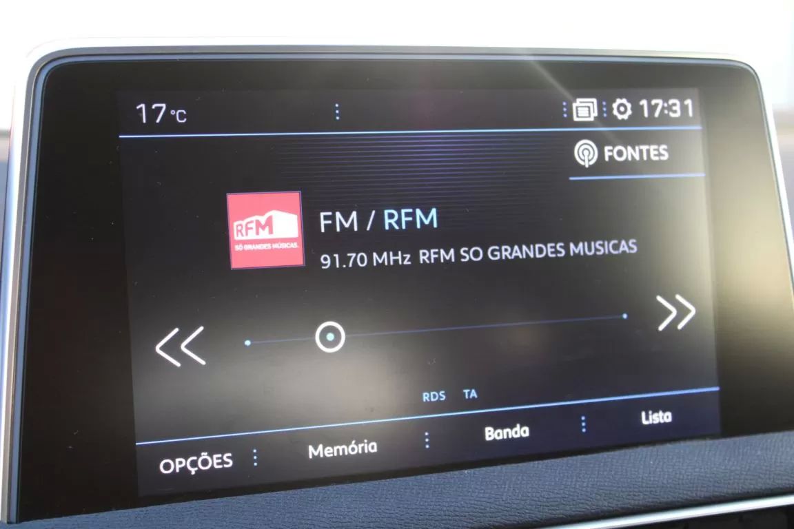 peugeot-5008-2018-diesel-1499cc